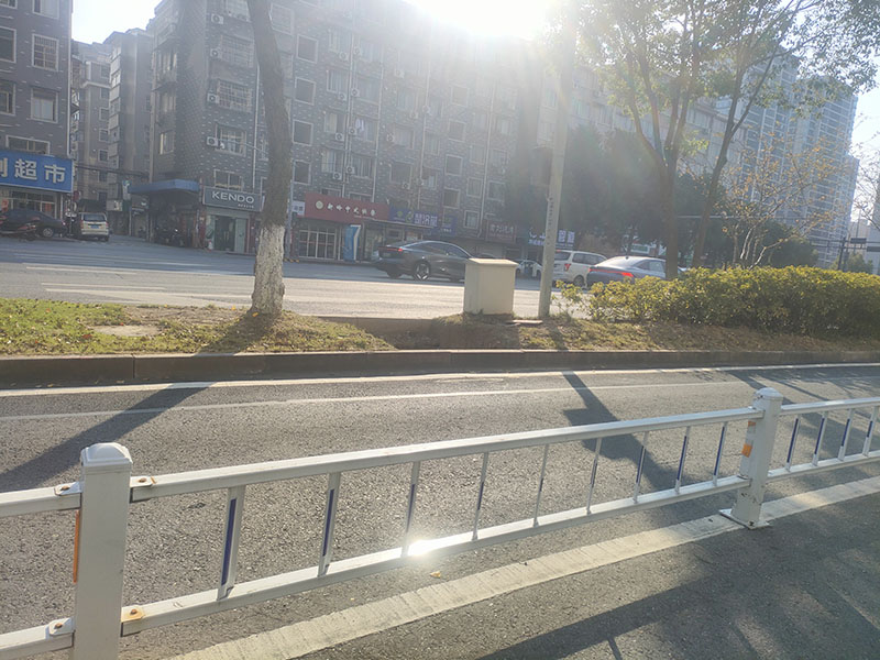 城市道路400X2900规格护栏片